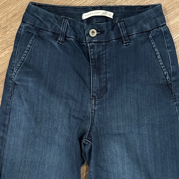 Classic Blue Wide-Leg Women Jeans - Picture 2 of 5